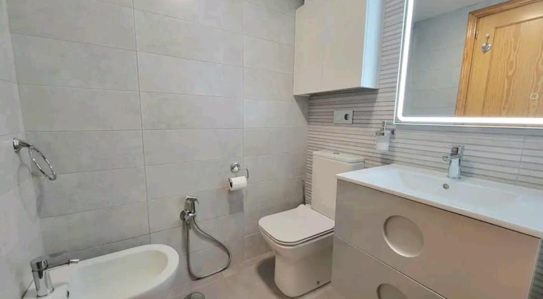 Vacanza Luxury Complex- Parking , Pool Only In The Summer , Rincon De Loix Apartment Бенидорм Екстериор снимка