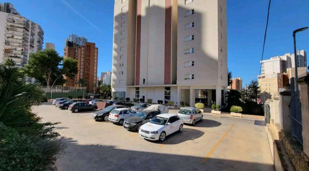 Vacanza Luxury Complex- Parking , Pool Only In The Summer , Rincon De Loix Apartment Бенидорм Екстериор снимка