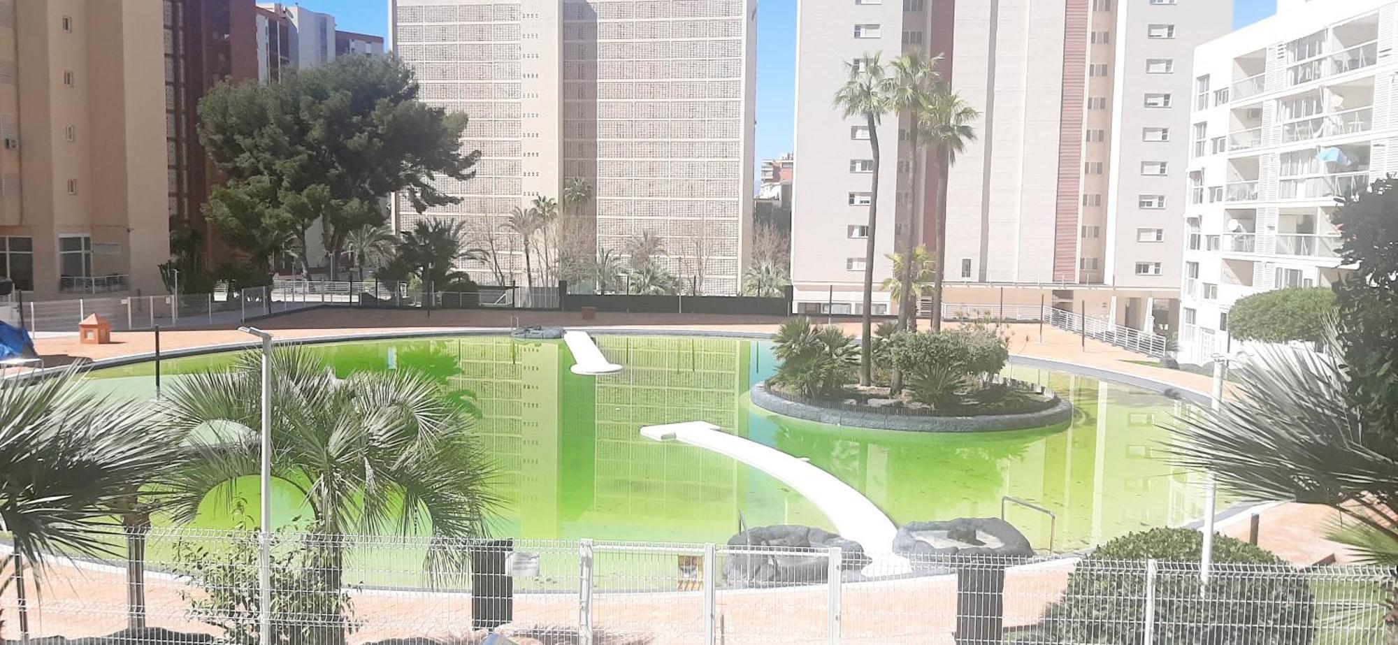Vacanza Luxury Complex- Parking , Pool Only In The Summer , Rincon De Loix Apartment Бенидорм Екстериор снимка